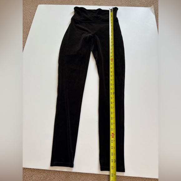Spanx Black Velvet Leggings Size Medium - Picture 7 of 10